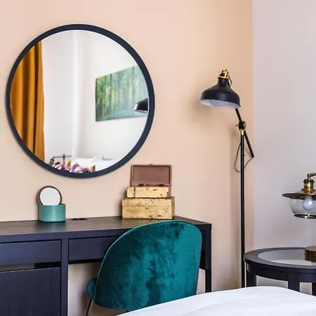 Emerald Kissed Golden Gem Apartamento