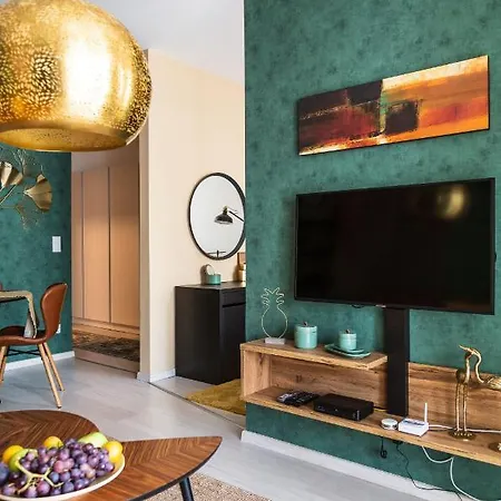 Apartamento Emerald Kissed Golden Gem