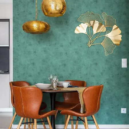 Emerald Kissed Golden Gem Apartamento Budapest