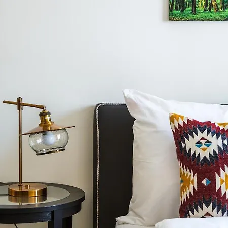 Emerald Kissed Golden Gem Apartamento *