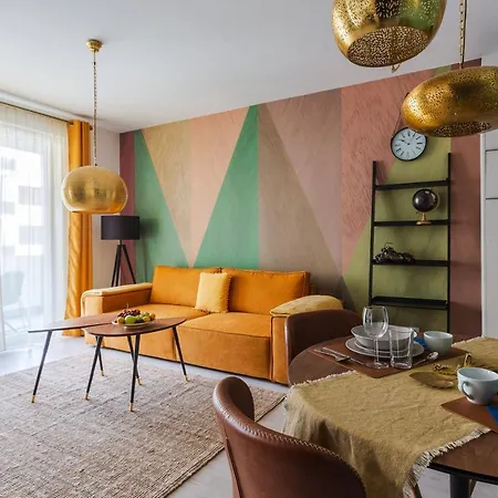 Apartamento Emerald Kissed Golden Gem