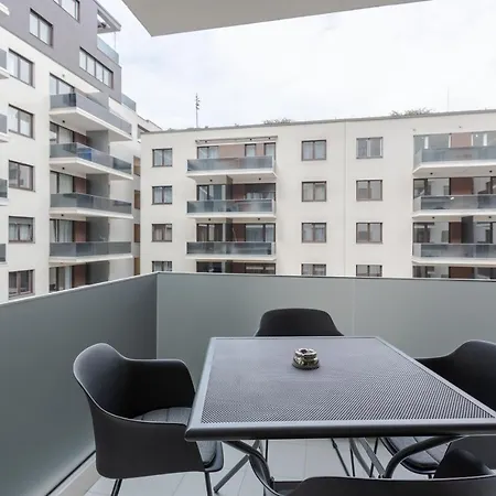 Emerald Kissed Golden Gem Apartamento Budapest