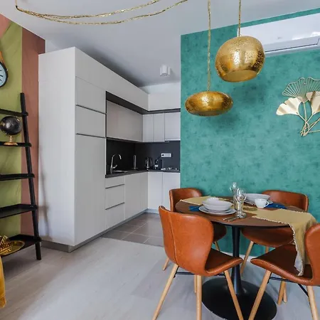 Emerald Kissed Golden Gem Apartamento Budapest